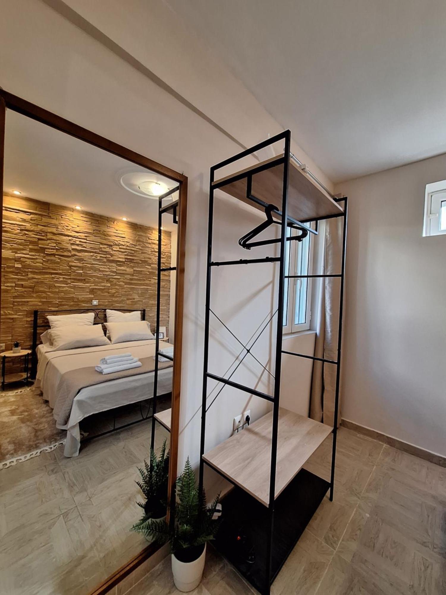 Garden Apartment *